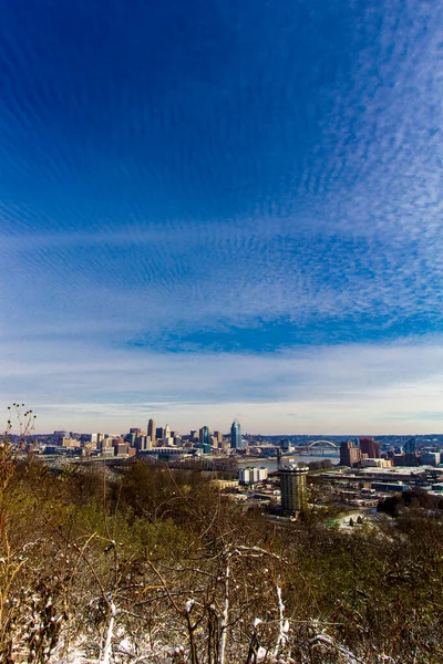 Cincinnati Ohio Visto Después Una Ligera Nieve Desde Devou Park —  Fotos de Stock