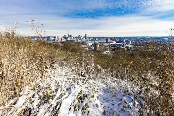 Cincinnati Ohio Visto Después Una Ligera Nieve Desde Devou Park —  Fotos de Stock