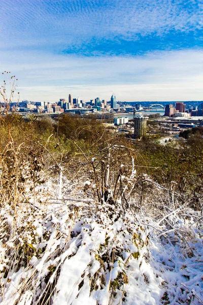 Cincinnati Ohio Visto Después Una Ligera Nieve Desde Devou Park —  Fotos de Stock