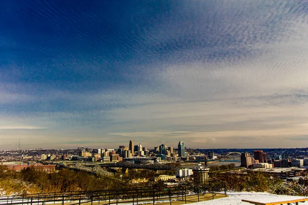 Cincinnati Ohio Visto Después Una Ligera Nieve Desde Devou Park —  Fotos de Stock