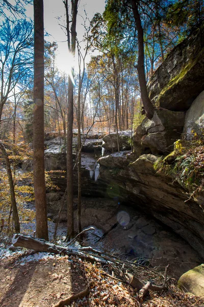 Hemlock Cliffs Outono Depois Uma Neve Leve Indiana — Fotografia de Stock