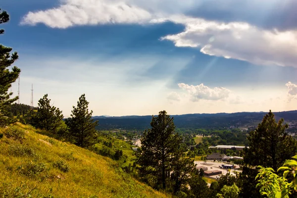 Hızlı Şehir Üzerinde Bulutlar Güney Dakota Skyline Drive Dan Görünüyor — Stok fotoğraf