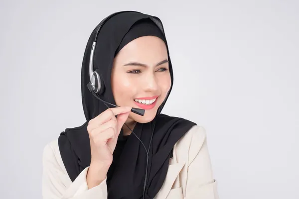 Customer Service Operator Muslim Woman Suit Wearing Headset White Background — Stock Photo, Image