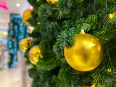 Alışveriş merkezinde Noel arkaplan dekorasyonu 