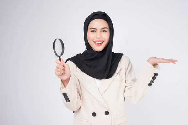 Young Beautiful Muslim Woman Suit Holding Magnifying Glass White Background — 图库照片