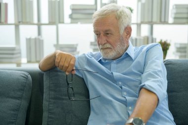 Son sınıf Kafkas halkı depresyonda ve üzgün.