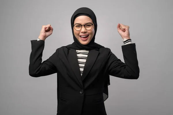 Beautiful Muslim Woman Wearing Glasses White Background Studio — Stockfoto