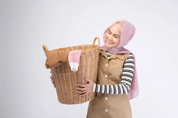 Young Muslim Beautiful Housewife Smiling White Background — Zdjęcie stockowe