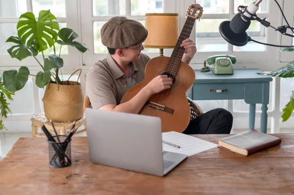 Musician Writing Song Home Studio — Fotografia de Stock