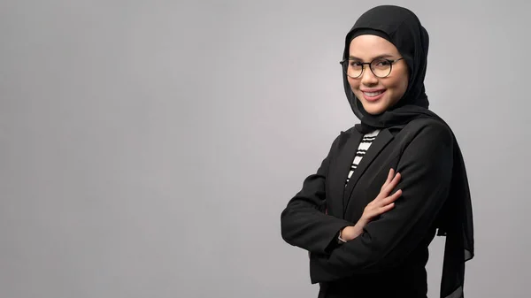 Beautiful Muslim Woman Wearing Glasses White Background Studio — Stock Photo, Image
