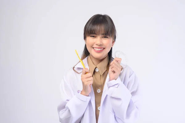 Young Female Dentist Smiling White Background Studio — 图库照片