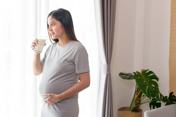 Jeune Femme Enceinte Buvant Lait Maison Soins Santé Soins Grossesse — Photo