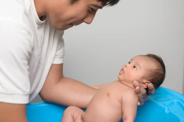 New Born Having Bath Happy Mother Father Family Love Concept — Stok fotoğraf
