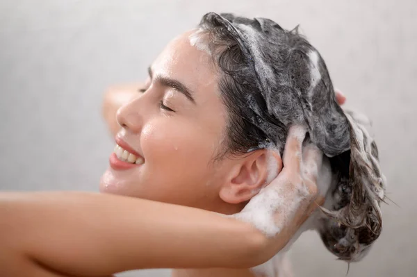 Happy Beautiful Woman Taking Shower — ストック写真