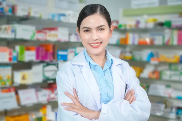Portrait Female Pharmacist Working Modern Pharmacy Drugstore — Foto Stock