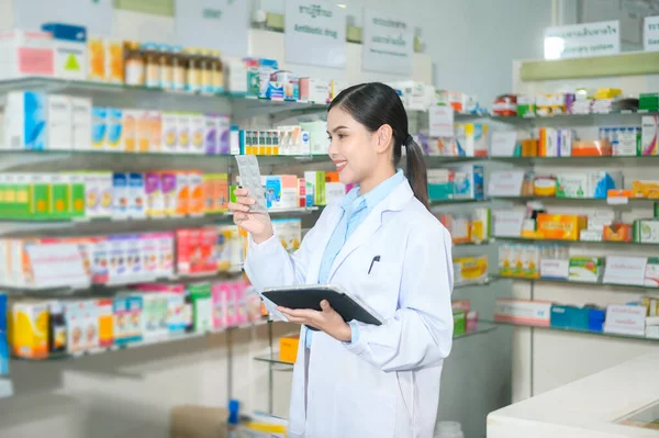 Portrait Female Pharmacist Using Tablet Modern Pharmacy Drugstore — Zdjęcie stockowe