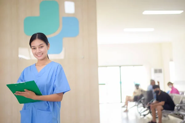 Portrait Asian Confident Smiling Female Nurse Working Hospital Health Care — Zdjęcie stockowe
