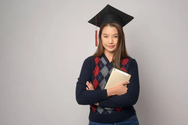 Young Smiling Woman Holding Graduation Hat Education University Concept — Zdjęcie stockowe