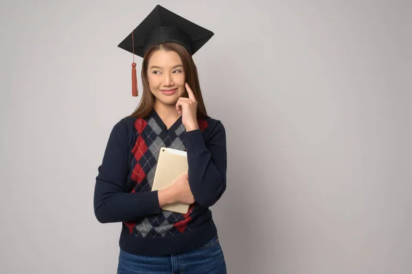 Young Smiling Woman Holding Graduation Hat Education University Concept — Stockfoto