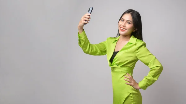 Beautiful Woman Using Smartphone White Background Technology Concept — Φωτογραφία Αρχείου