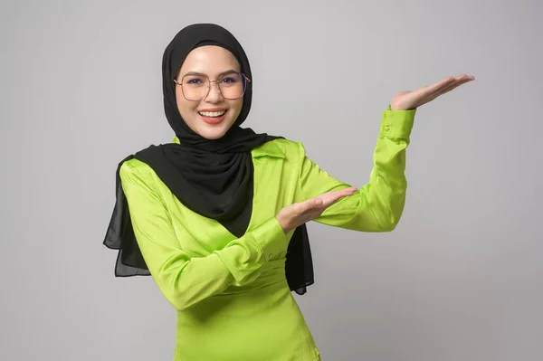 Beautiful Musllim Woman Hijab Wearing Glasses White Background Studio Eyecare — Stock Photo, Image