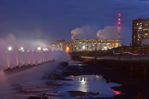 Kuzey Kutup Dairesi 'nin ötesindeki sanayi bölgeleri..