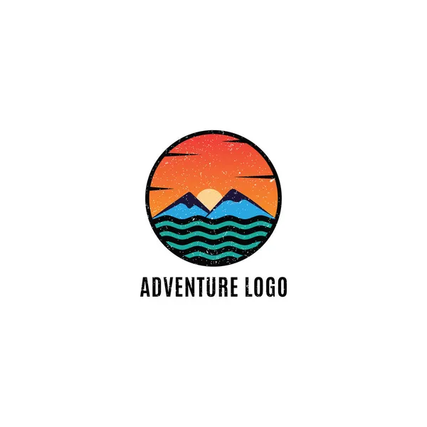 Vintage Adventure Logo Toegepast Voor Outdoor Activiteit Logo Ontwerp Inspiratie — Stockvector