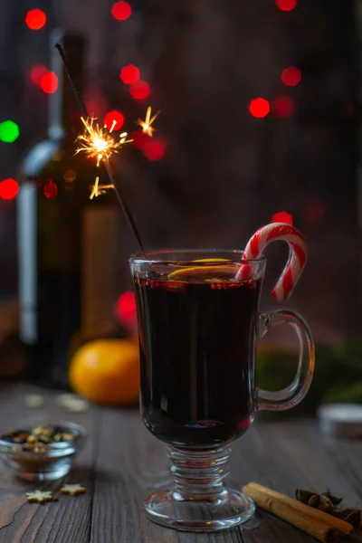 Mulled Wine Glass Sparklers Spices Bokeh Background — Stock Photo, Image