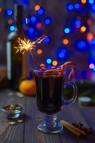 Mulled Wine Glass Sparklers Spices Bokeh Background — Stock Photo, Image