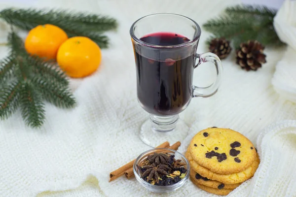 Mulled Wine Cup Cranberries Spices Background White Sweater — Stock Photo, Image