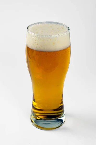 Grande Copo Cerveja Fresca Fundo Branco Conceito Dia Patrick — Fotografia de Stock
