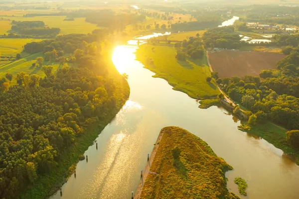 Vista Aérea Del Río Campos Árboles Hermoso Paisaje Rural Polonia —  Fotos de Stock