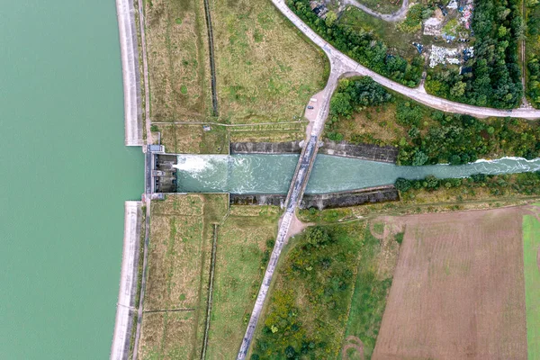 Metkow市のダムの空中ビューポーランド — ストック写真