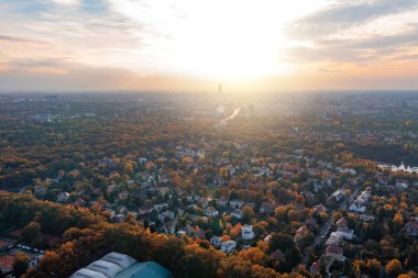 Wroclaw akşam manzarası havadan, sonbahardan