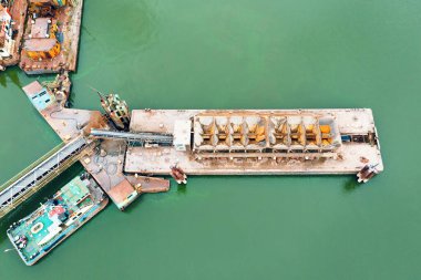 Mavna ve römorkör, deniz kumu ve çeşitli malzemelerin çıkarılması. Su endüstrisi