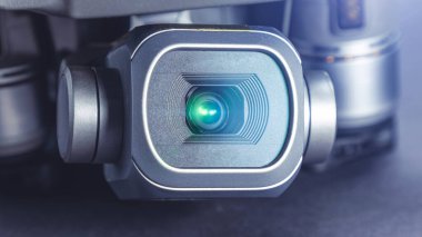 İHA 'dan üç eksenli titreşimli kamera. Yakın plan.