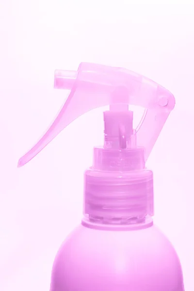 Purple Plastic Spray Atomizer Bottle — Stock Photo, Image