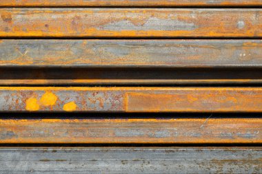 Metal profil boruları yığını, yakın plan, metal.