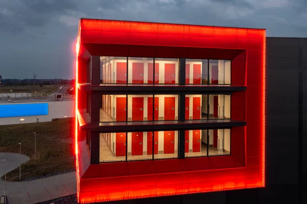 Red Windows Neon Illumination Night Bright Building Red Red Windows — Stok fotoğraf