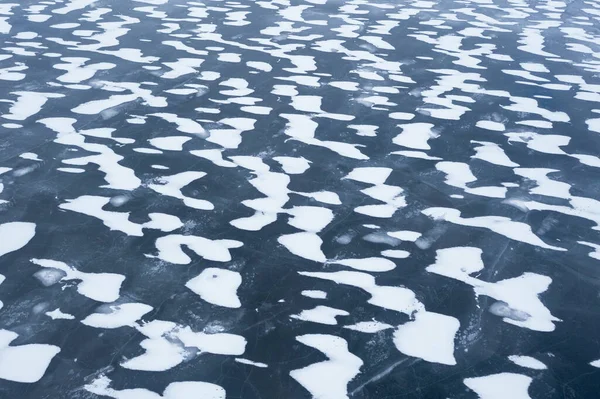 Όμορφοι Σωροί Χιονιού Στον Πάγο Παγωμένη Λίμνη Φόντο Πάγου Φόντο — Φωτογραφία Αρχείου