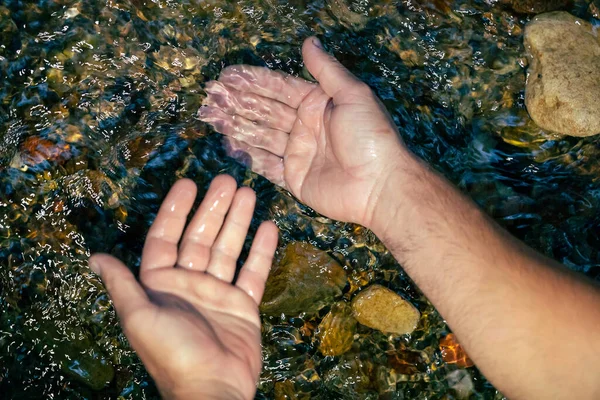 Man Washing His Hands River — ストック写真
