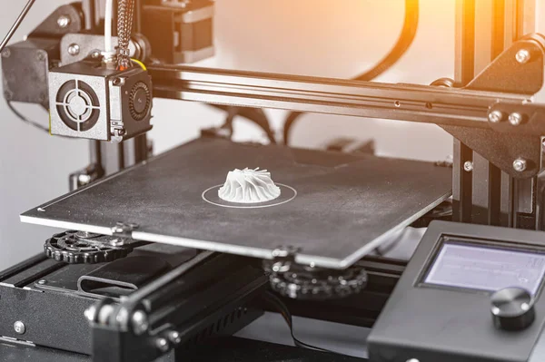 Modern 3D yazıcı plastik parçalar basıyor, 3D yazdırılmış türbin