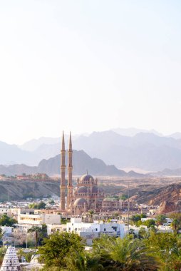 Mısır 'ın Sharm el Sheikh şehrinin manzarası. 20 Şubat 2022, başyazı.