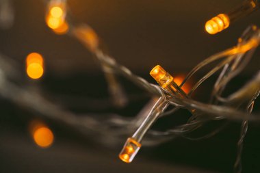 Tatil çelenginin Bokeh ışığı yakın