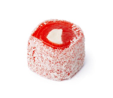 Beyaz arkaplanda Türk lokumu tatlısı