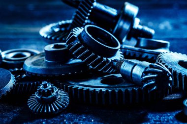 Dişli. Makine parçası. Neon renk.