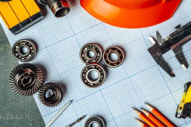 Grafik kağıdının üstündeki araç mühendisliği araçları