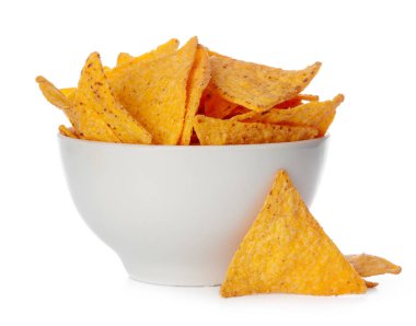 Nachos çipleri beyaz arkaplanı kapatır