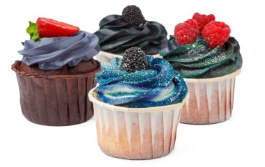 Renkli kapkek grubu beyaz arkaplanda izole edildi