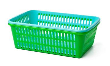 Plastik boş sepet beyaz arkaplanda izole